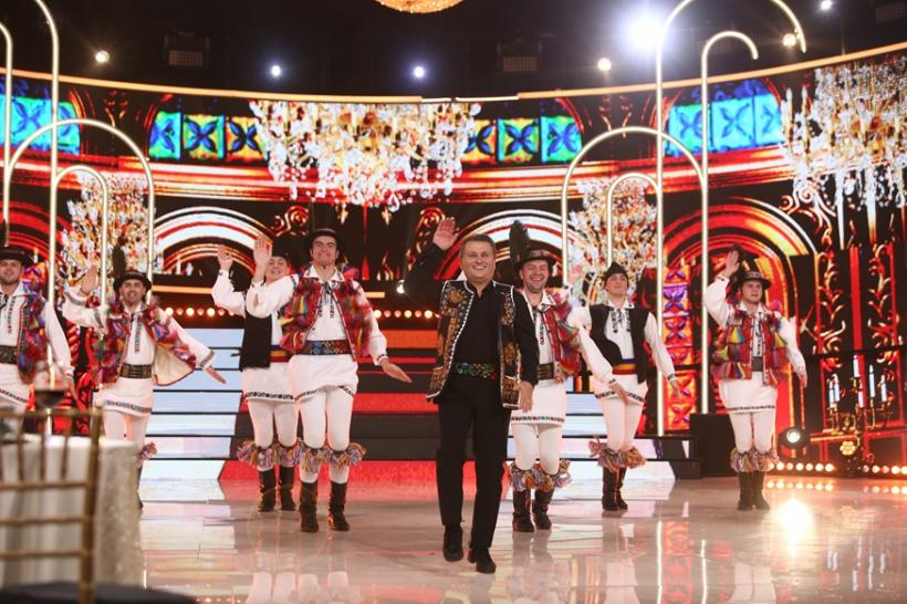 Revelionul cel neBUN aduce la Antena 1 zeci de vedete, care se întrec în cel mai tare concurs de revelioane. Liviu şi Andrei împreună cu Nea Mărin, gazdele show-ului din noaptea dintre ani 18877255