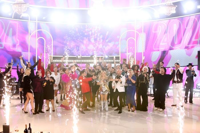 Revelionul cel neBUN aduce la Antena 1 zeci de vedete, care se întrec în cel mai tare concurs de revelioane. Liviu şi Andrei împreună cu Nea Mărin, gazdele show-ului din noaptea dintre ani 18877258