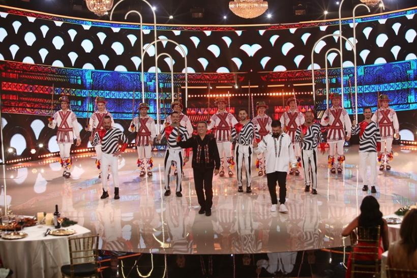 Revelionul cel neBUN aduce la Antena 1 zeci de vedete, care se întrec în cel mai tare concurs de revelioane. Liviu şi Andrei împreună cu Nea Mărin, gazdele show-ului din noaptea dintre ani 18877263