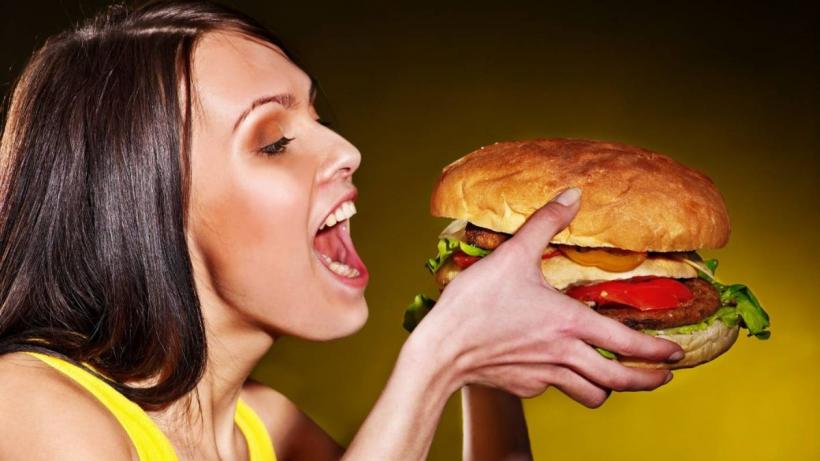 Cum să-ți controlezi „pofta” de mâncare 18877358