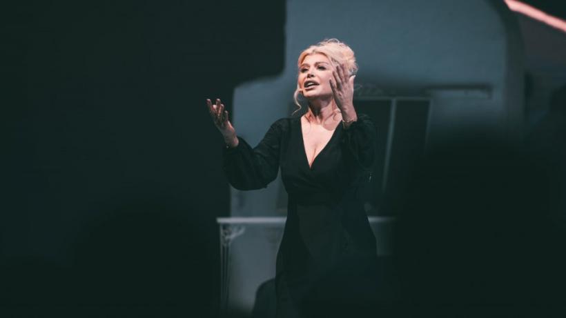 Teatru, muzică, dans, film și arte vizuale 18877406