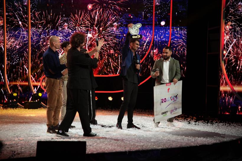 Florin Gheorghe este câştigătorul celui de-al 15-lea sezon iUmor. Cosmin Natanticu: ,,Ai avut un moment demn de finală, bravo!” 18877743