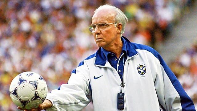 Legenda fotbalului brazilian, Mario Zagallo, a murit la vârsta de 92 de ani. Uriașul jucător și antrenor a câștigat patru Cupe Mondiale 18878393