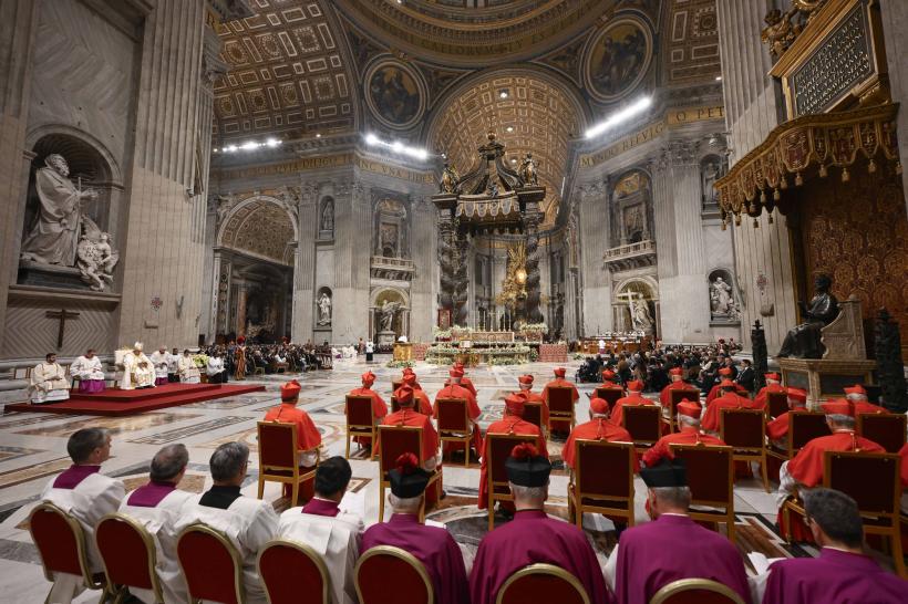 Vaticanul dezbate posibilitatea ca preoții romano-catolici să se căsătorească