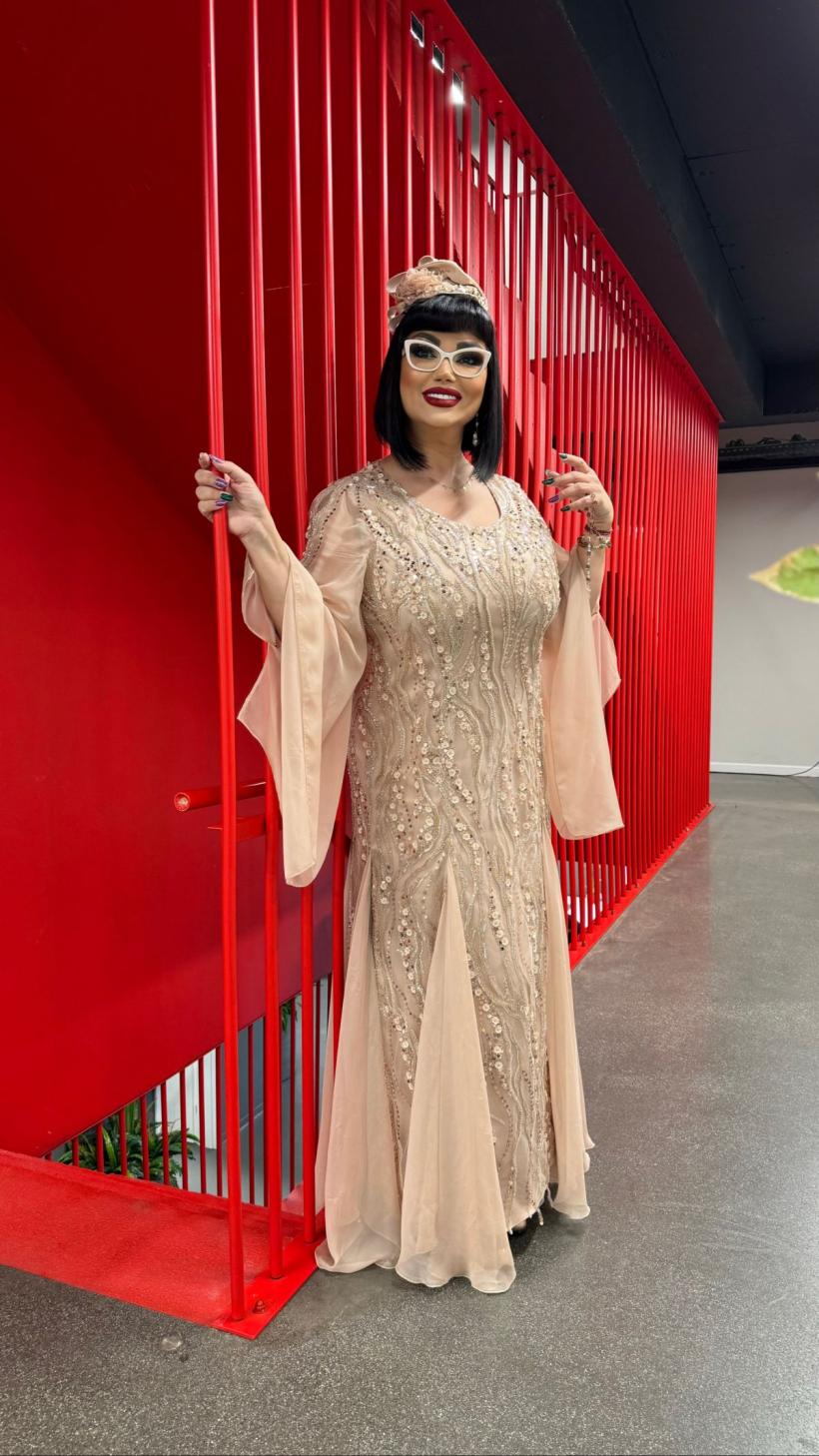 Ozana Barabancea, singura femeie cântăreață și dirijor din România 18878732