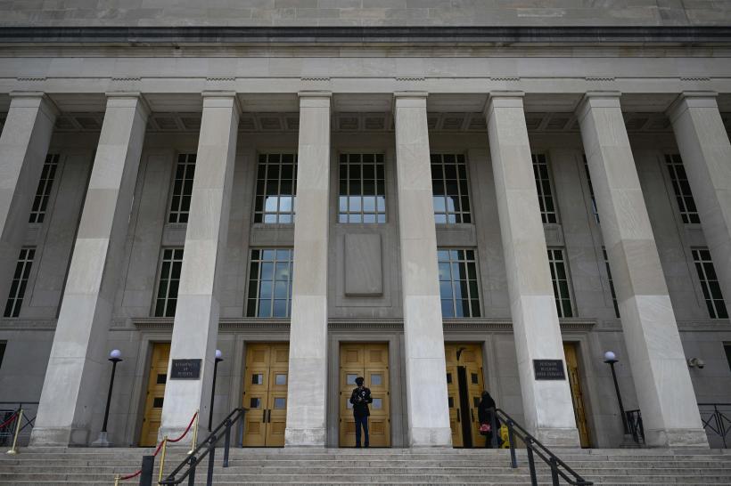 Armata SUA, condusă din secția ATI. Se cere capul secretarului Apărării 18878915