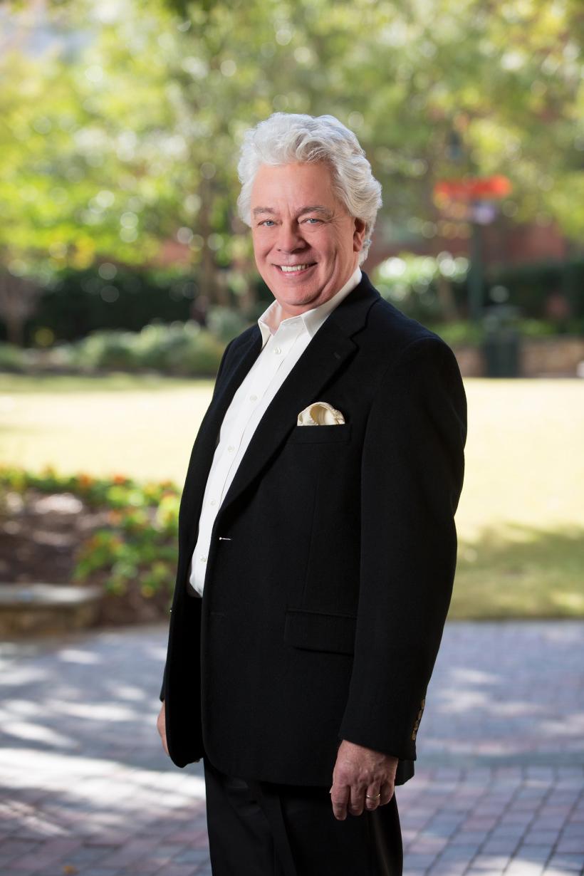 Stravinski/Mozart/Mendelssohn, sub bagheta dirijorului britanic Christopher Warren-Green pe scena Sălii Radio 18879083