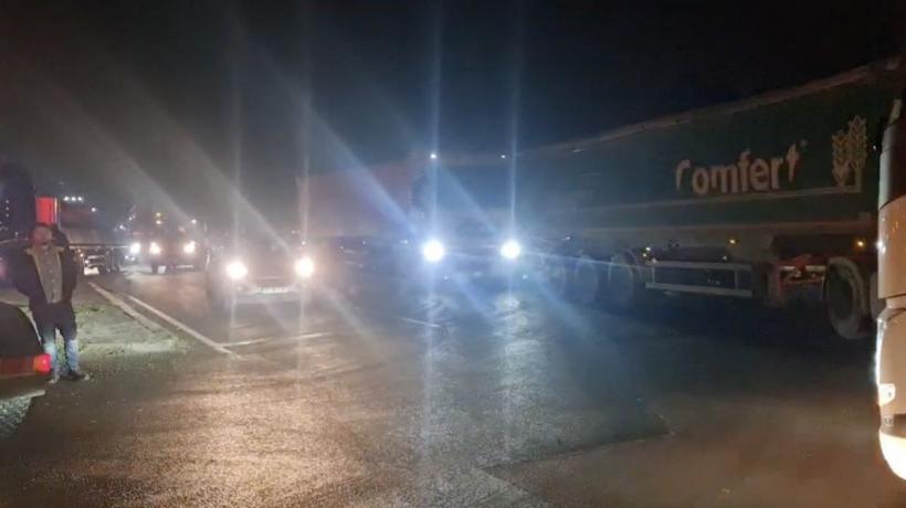 Fermierii și transportatorii nu renunță la proteste! Intrarea în Portul Constanța, blocată  18879783