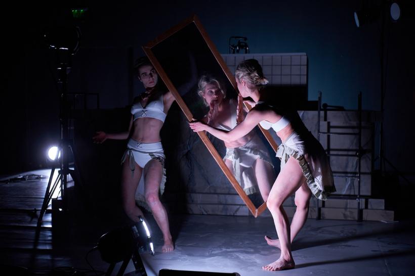 Un milion de motive care fac viața să merite trăită, de Blue Monday și nu numai. Programul Vanner Collective din luna ianuarie începe cu „Tot ce-i minunat în lume” 18879748