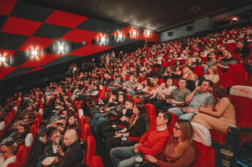 Comedia Klaus & Barroso, cu Cosmin „Micutzu” Nedelcu și Adrian Nicolae, este în cinematografe! 18879944