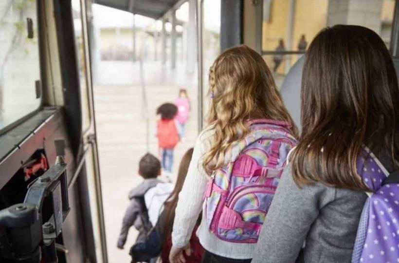 Unul din cinci copii români nu ajunge să finalizeze şcoala la timp