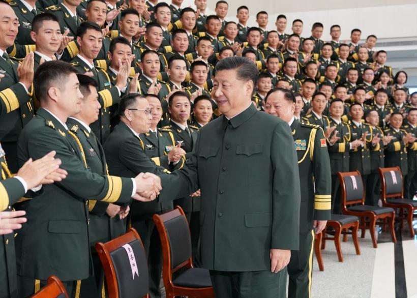 Xi Jinping, în luptă cu propria armată. China dă afară generalii care n-au chef de război