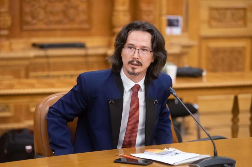 Rețeta succesului: Vasilică Danileț, pensionar de lux la 48 de ani, posesor de cetățenie moldovenească și coleg de ONG cu guvernatorul român de la Chișinău, Anca Dragu 18880245