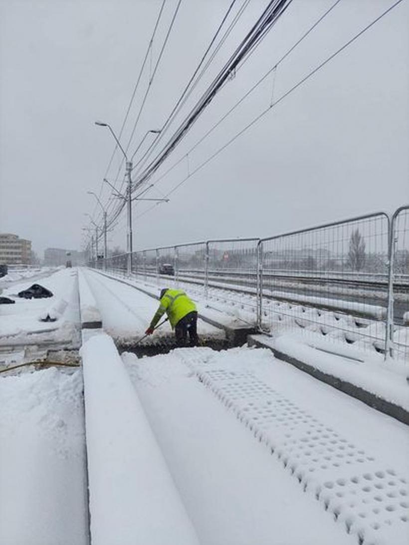 Nicuşor Dan: Echipele constructorului au deszăpezit zona Podului Grant 18880564