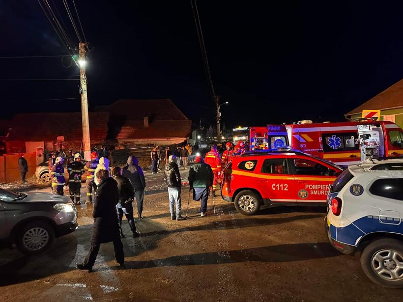 Trei persoane au ajuns la spital după ce o mașină a intrat pe contrasens pe DN 14, lângă Sibiu