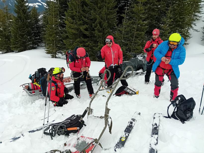 Zile de foc pentru salvamontiști: Peste 100 de persoane au fost salvate de pe munte 18880629