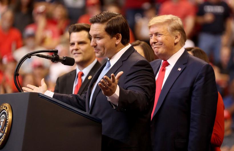 Ron DeSantis s-a retras din cursa pentru președinția SUA și anunță că îl sprijină pe Donald Trump 18880748