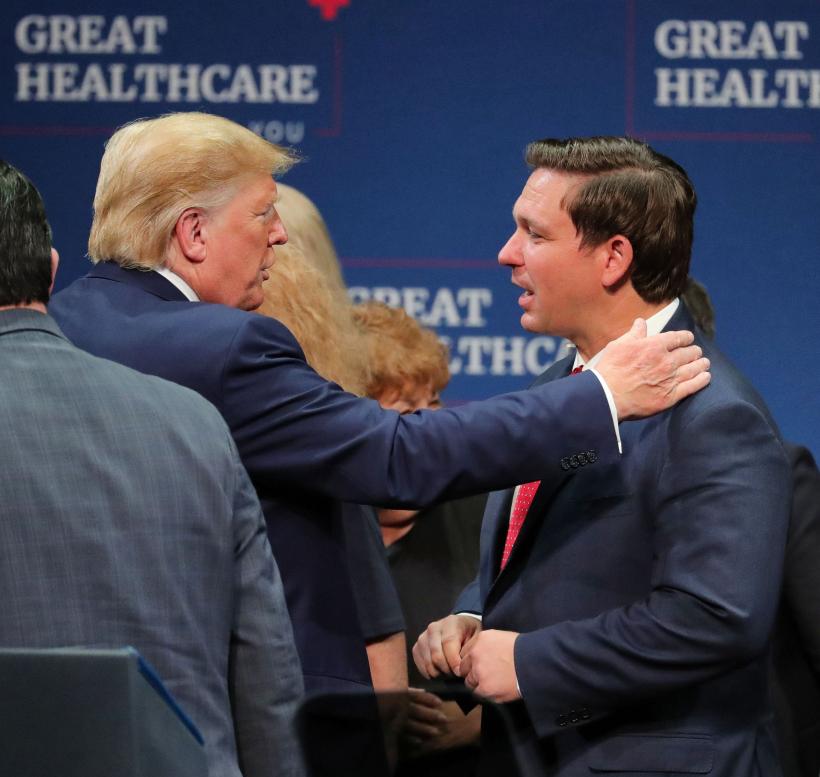 Ron DeSantis s-a retras din cursa pentru președinția SUA și anunță că îl sprijină pe Donald Trump 18880749