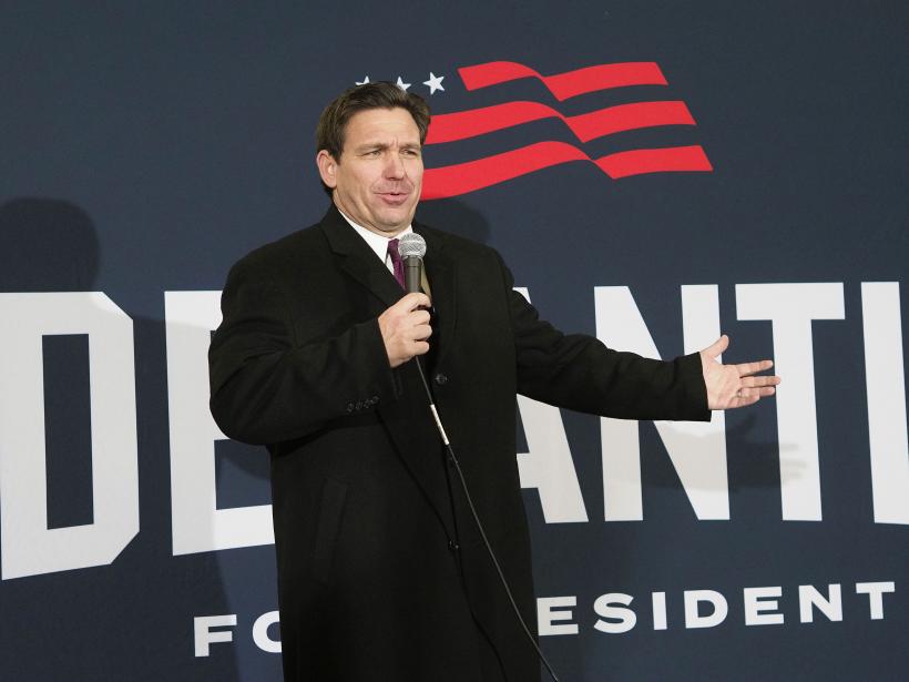 Ron DeSantis s-a retras din cursa pentru președinția SUA și anunță că îl sprijină pe Donald Trump 18880752