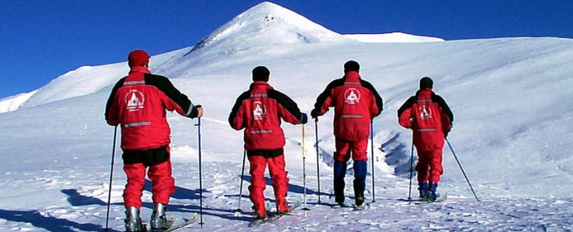 Bărbat ucrainean aflat în stare critică în Munţii Maramureşului. Salvamontiştii şi poliţiştii de frontieră încearcă să îl salveze 18880865