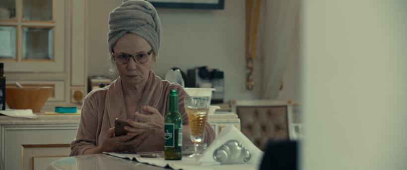 FAMILIAR, cel mai recent film semnat de Călin Peter Netzer, va putea fi văzut de vineri pe marele ecrane din peste 20 de orașe din țară 18880876