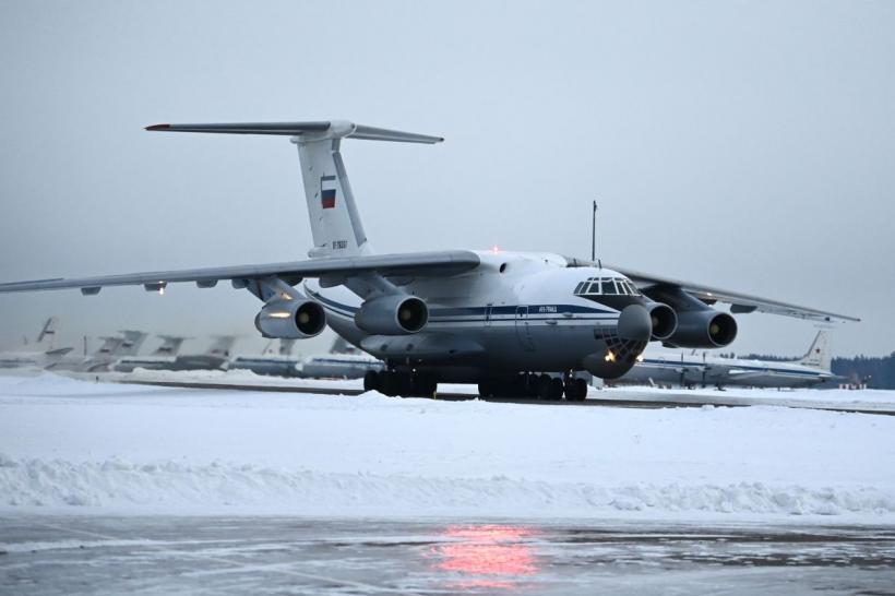 Un avion militar rusesc de transport Il-76 s-a prăbușit în apropierea graniței ucrainene