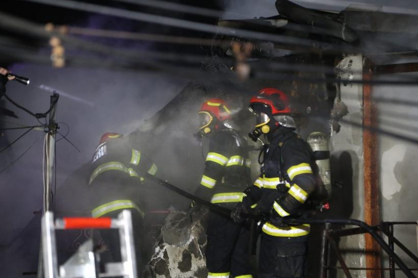 Incendiu puternic în Capitală! 18881312