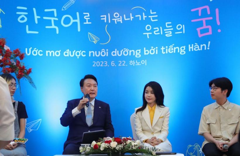 Geanta Dior primită de Prima Doamnă a Coreei de Sud aruncă în haos Guvernul de la Seul 18881361