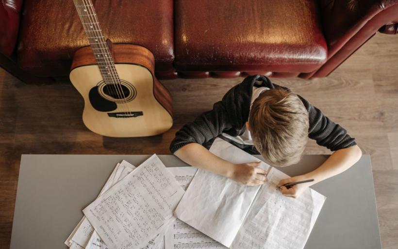 Lumea surprinzătoare a stângacilor. 87% din populația Pământului e dreptace 18881223