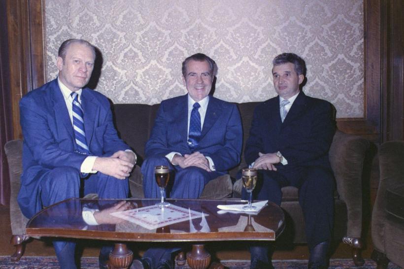 Ceaușescu Nicolae, comunismu-i foc de paie! Povestea de viață și de moarte a lui nea Nicu  18881393