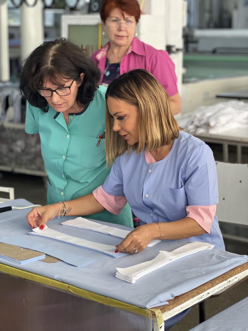 Cătălin Cazacu, Andreea Antonescu, Dan Badea și soția lui, Mădălina, fac echipă în cea de-a patra ediție a sezonului 10 Poftiți pe la noi! 18881890