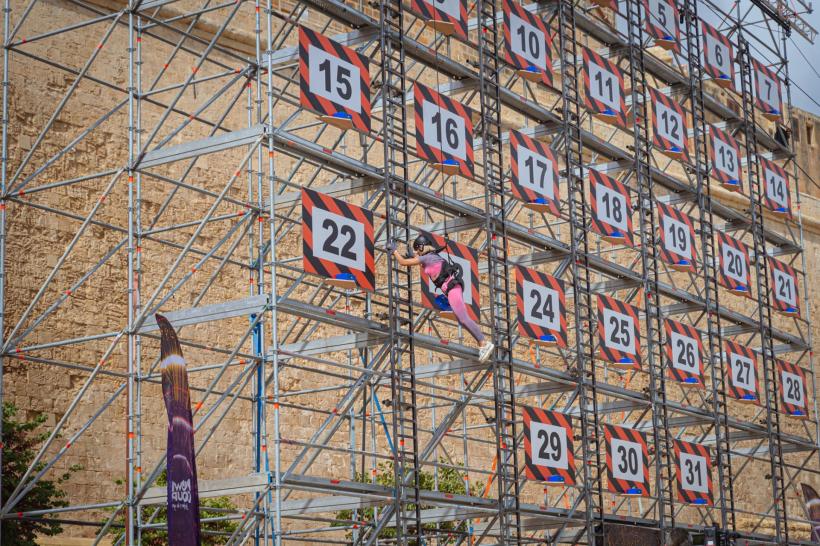 De la înălțimi amețitoare la durerile travaliului, cuplurile trec prin probe uimitoare încă din prima etapă a show-ului Power Couple România – La bine și la greu 18882317