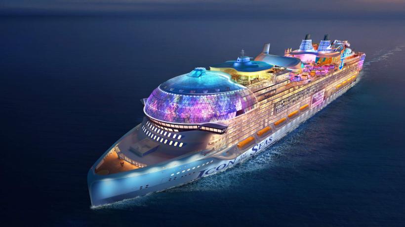 (P) Cea mai mare navă de croazieră din lume, în primul voiaj. „Botezul navei”, realizat de Lionel Messi