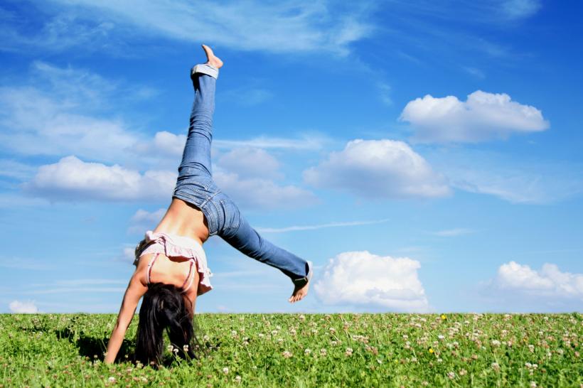 Ce înseamnă JOMO, opusul lui FOMO? Detoxifierea de social media te ajută să te bucuri de viață 18882779