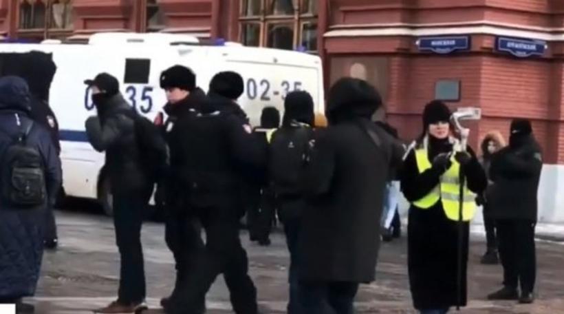 Proteste în Rusia! Zeci de participanți reținuți de polițiștii din Moscova