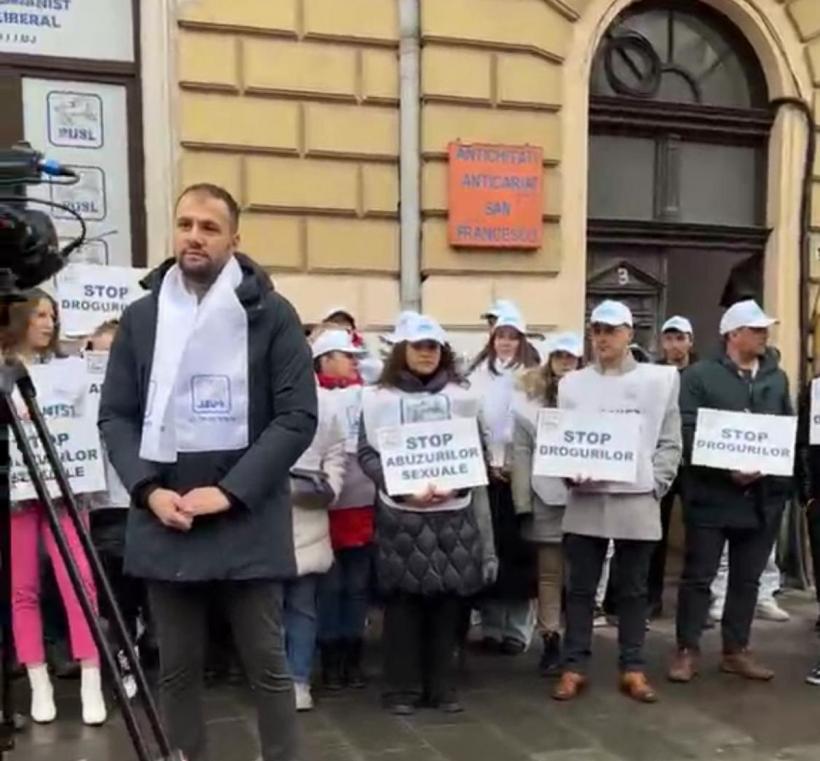 PUSL, protest la Cluj: cerem Parchetului să facă lumină în cazul fondatorului UNTOLD, acuzat de abuzuri sexuale cu minori 18882799