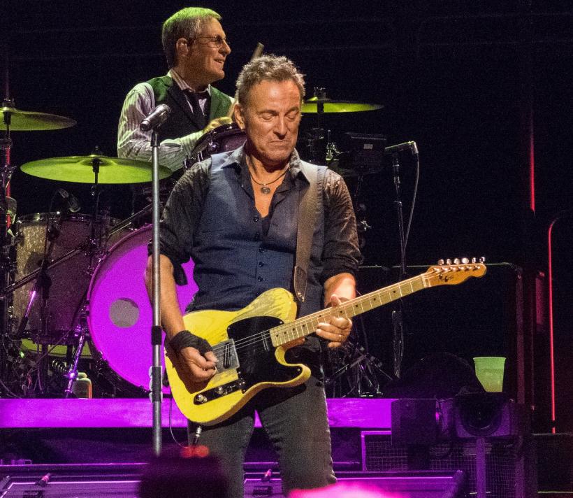 Bruce Springsteen, pe scenă alături de Bon Jovi la un spectacol caritabil organizat înaintea galei Premiilor Grammy