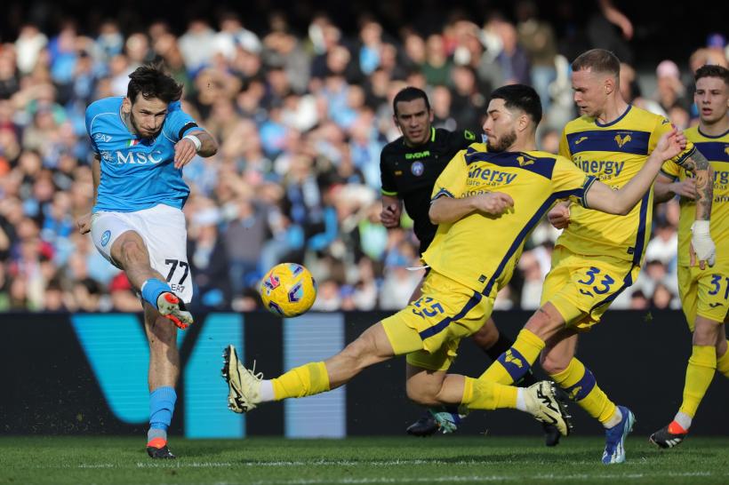 Kvaratskhelia aduce victoria lui Napoli în fața Veronei, pe final de meci 18882982