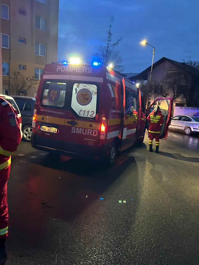 Tragedie la Suceava: Un bloc a luat foc. Doi bătrâni de 80 de ani au murit 18883007