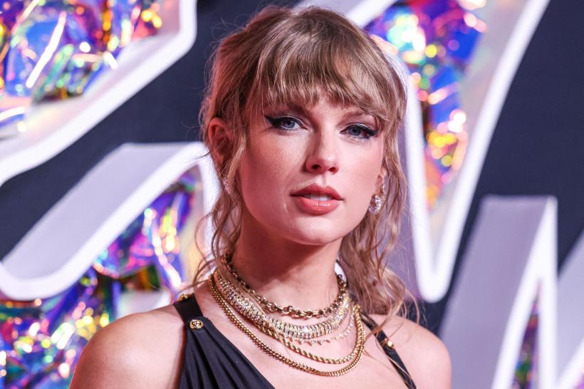 Premiile Grammy 2024: Taylor Swift, singura artistă care câștigă de patru ori premiul pentru albumul anului. Rapperul Killer Mike, arestat la gală, imediat după ce a câștigat trei premii