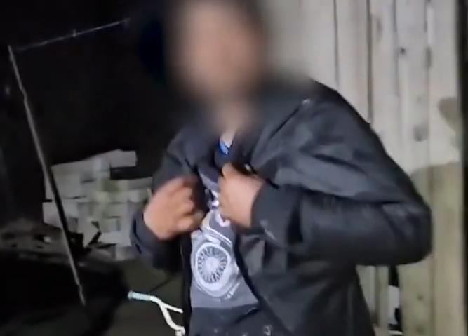 Sclavi în România, la Giurgiu. Persoane cu dizabilități, în condiții inumane, supuse la violențe inimaginabile: mi-a spus că dacă voi pleca mă va lega de mașină și mă va târî în urma ei 18883368