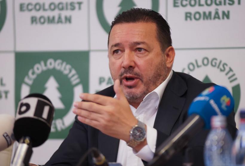 Șoșoacă și mitraliera. Alianțe contra naturii politice 18883506