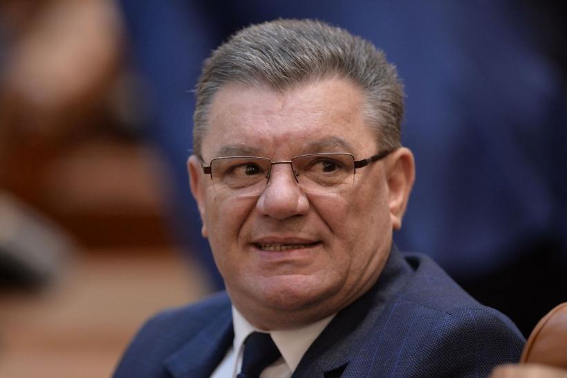 Șoșoacă și mitraliera. Alianțe contra naturii politice 18883509