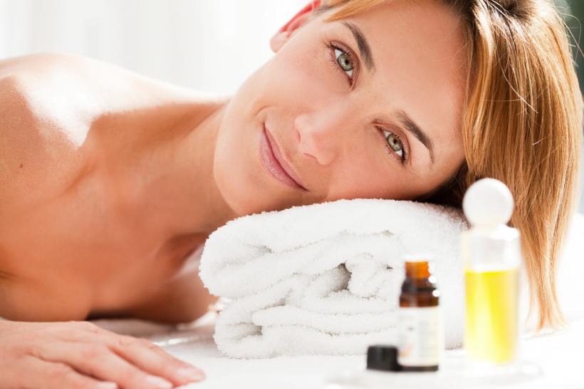 Aromaterapie: Alegerea parfumurilor potrivite pentru fiecare cameră
