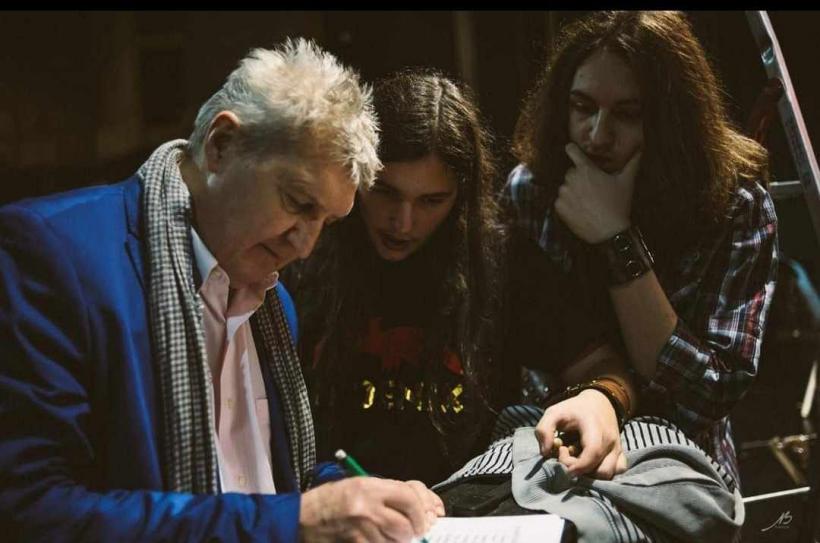 A murit Moni Bordeianu, "Canarul galben", membru fondator al trupei Phoenix. Nicu Covaci: "Iți mulțumim, Moni, pentru că ceea ce avem acum tu ai început!" 18883926