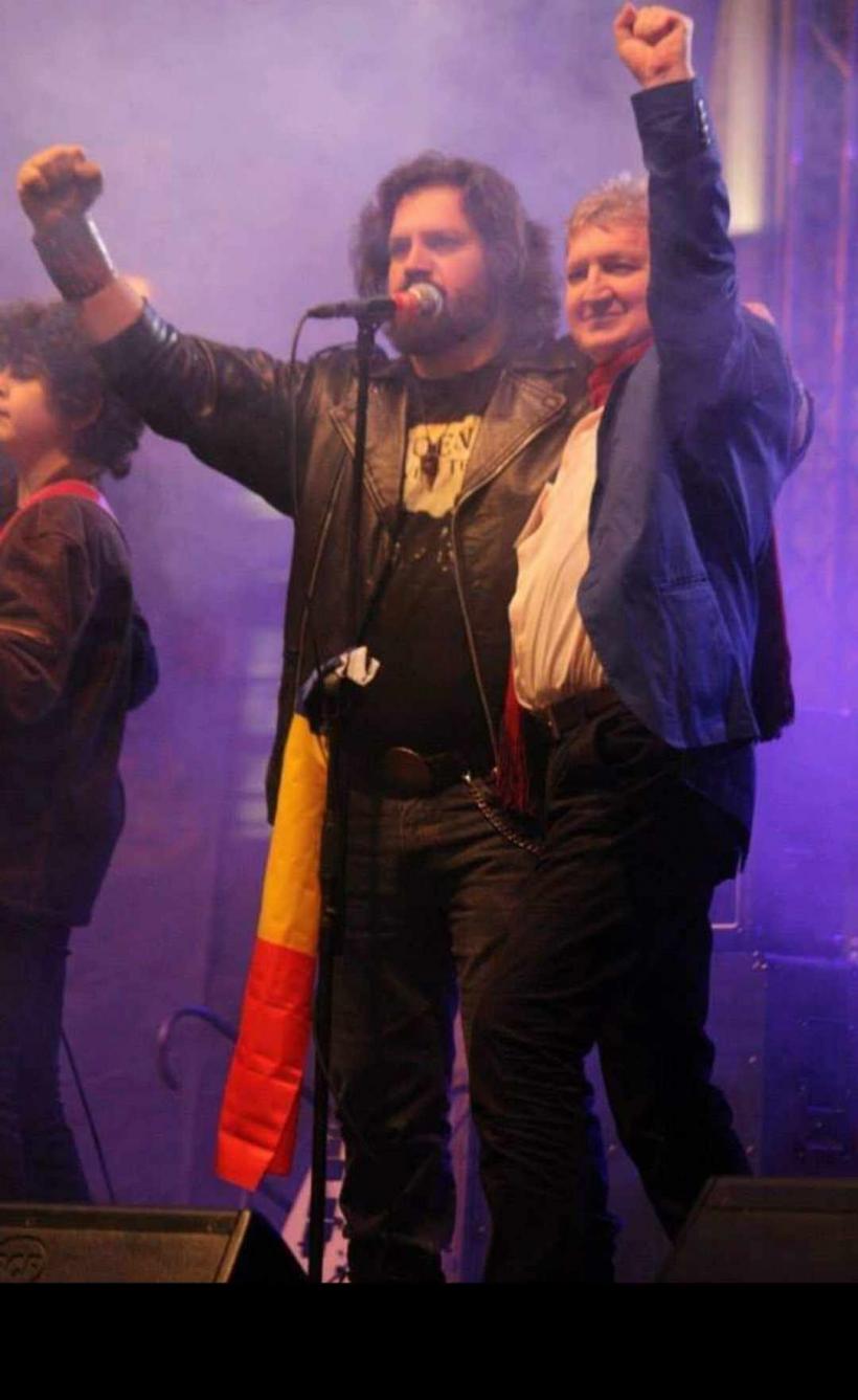 A murit Moni Bordeianu, "Canarul galben", membru fondator al trupei Phoenix. Nicu Covaci: "Iți mulțumim, Moni, pentru că ceea ce avem acum tu ai început!" 18883929