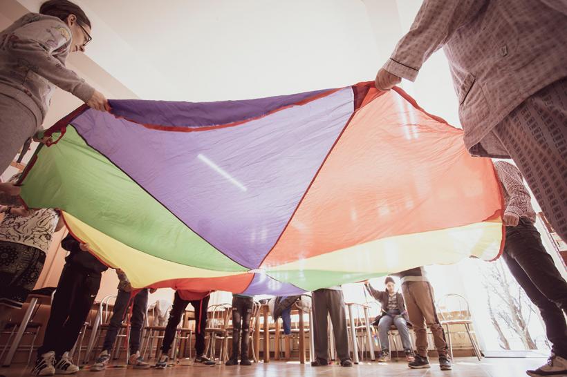 Mind-moving: programul de art-terapie se închide pe 21 februarie cu un eveniment special. Performance, talk-uri cu specialiști și un concert live așteaptă publicul la Arcub 18883753