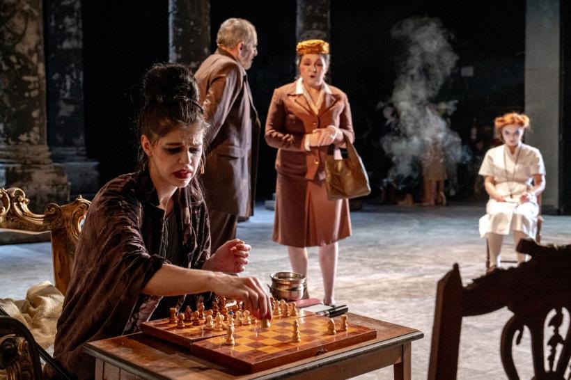 Eveniment excepțional pe scena Teatrului Național Iași: premiera pe țară „O tragedie veninoasă” după „Women beware women” de Thomas Middleton, în regia lui Silviu Purcărete 18884216