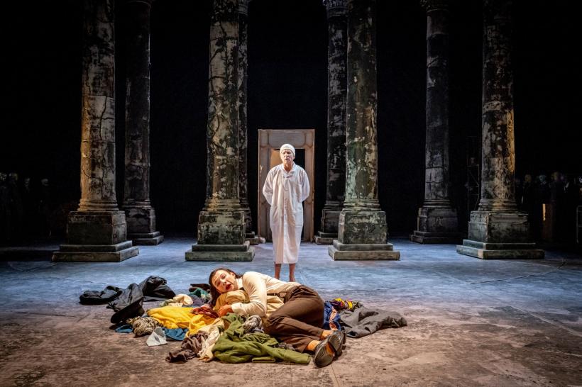 Eveniment excepțional pe scena Teatrului Național Iași: premiera pe țară „O tragedie veninoasă” după „Women beware women” de Thomas Middleton, în regia lui Silviu Purcărete 18884218