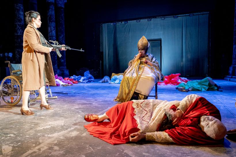 Eveniment excepțional pe scena Teatrului Național Iași: premiera pe țară „O tragedie veninoasă” după „Women beware women” de Thomas Middleton, în regia lui Silviu Purcărete 18884226